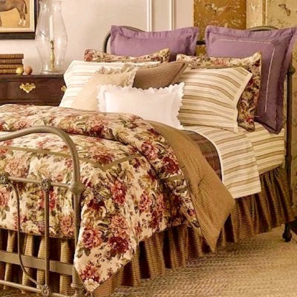 Chaps by Ralph Lauren "Rosemont" reversible Floral Collection comforter set